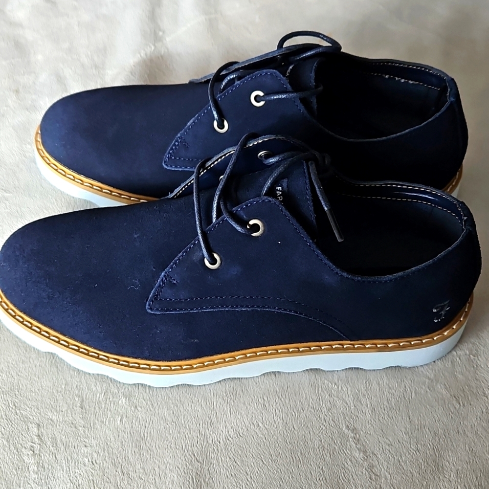 BN Men's Farah Shoes, Size US 10/EUR 43/UK 9. Color Blue. Material Suede